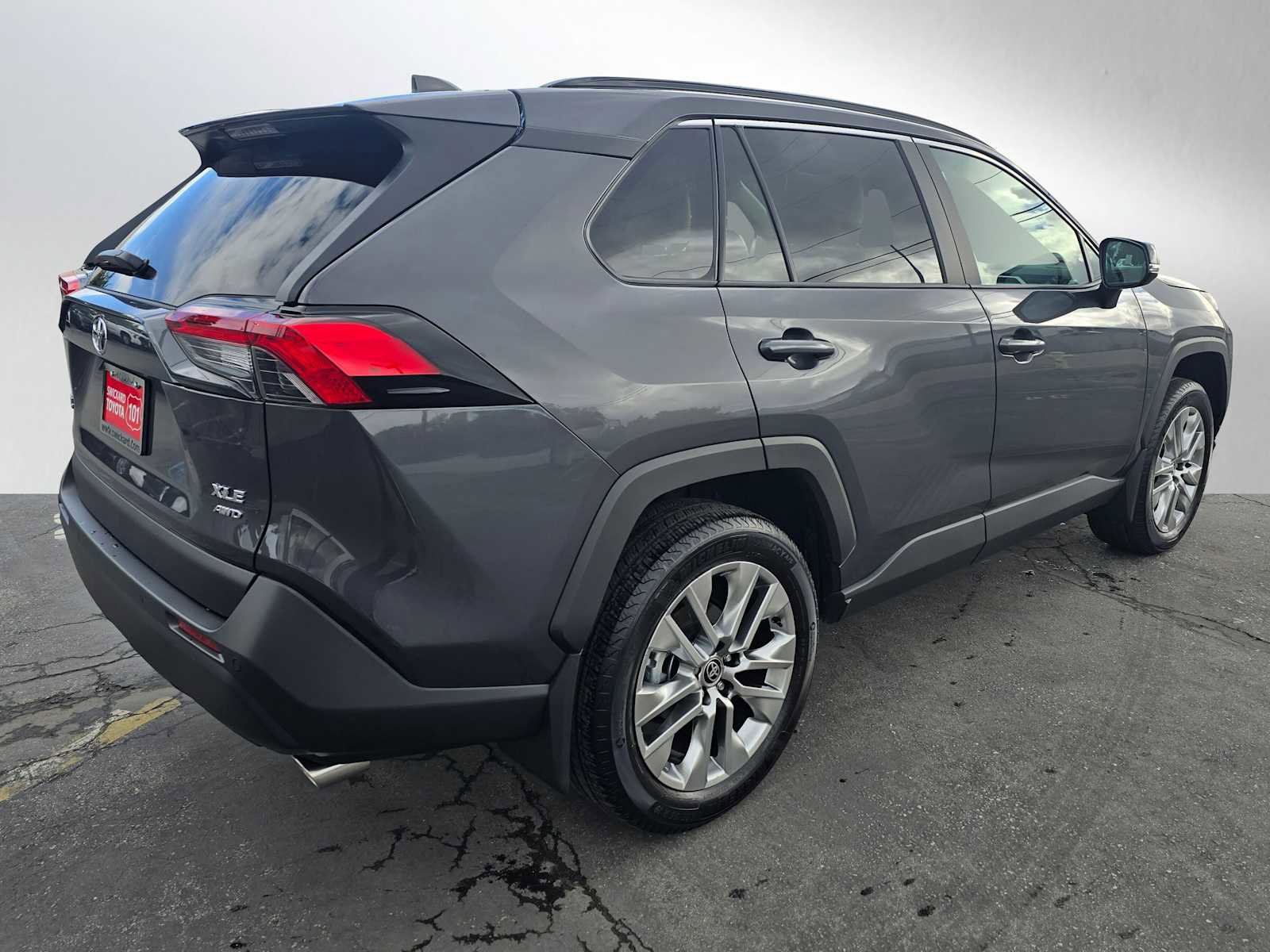 Used 2025 Toyota RAV4 XLE Premium image 3