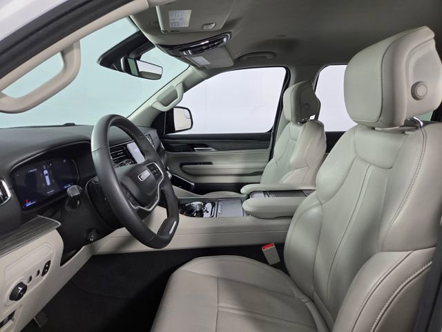 Used 2024 Jeep Wagoneer L Series II w/ Flexible Seating Group image 13