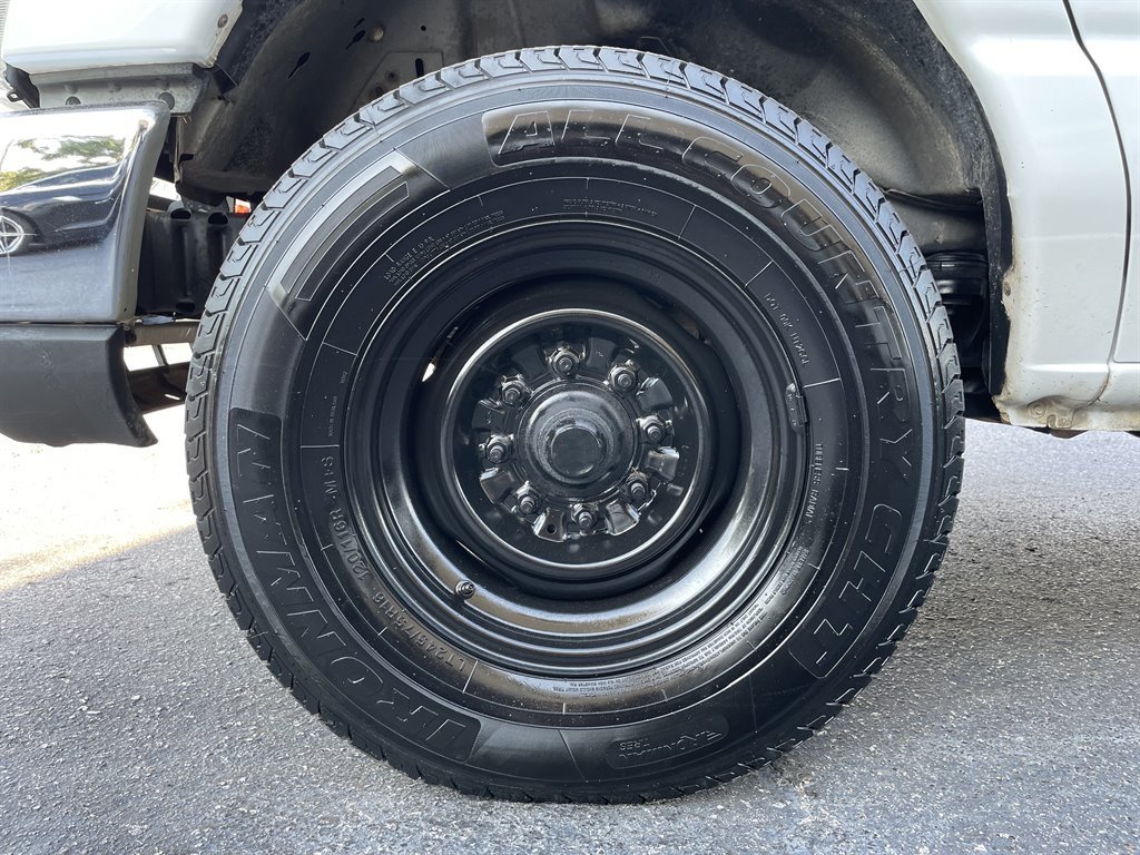 Used 2009 Ford E-350 and Econoline 350 XLT RWD image 30