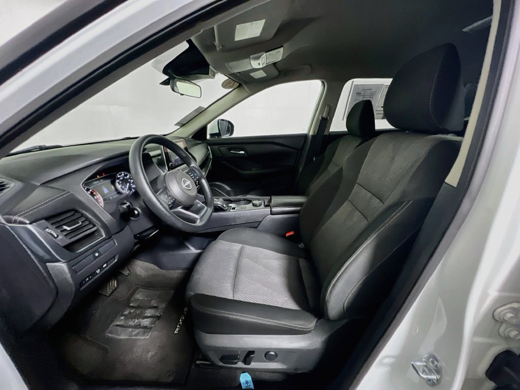 Used 2024 Nissan Rogue SV AWD/4WD image 12