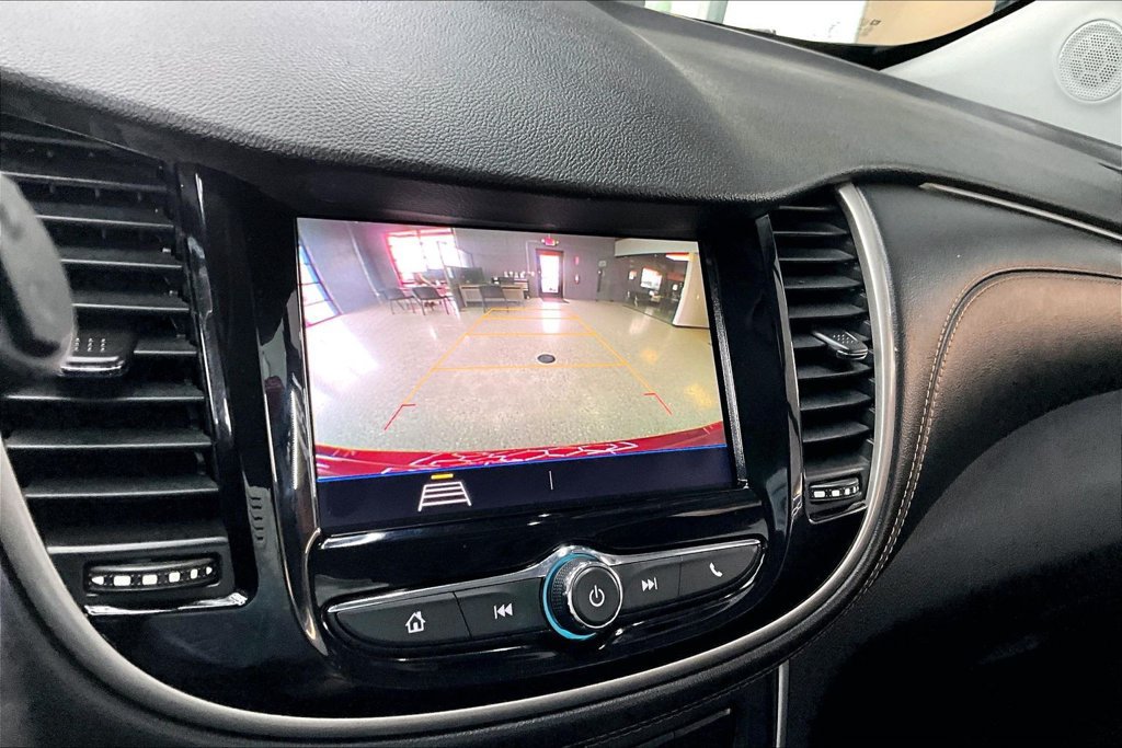 Used 2020 Chevrolet Trax LT w/ Driver Confidence Package AWD/4WD image 13