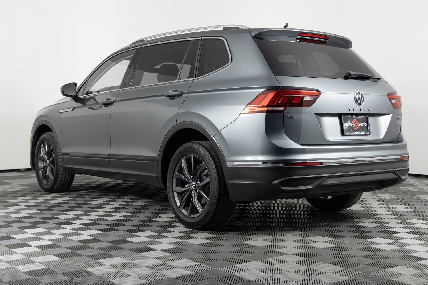Used 2022 Volkswagen Tiguan SE AWD/4WD image 4