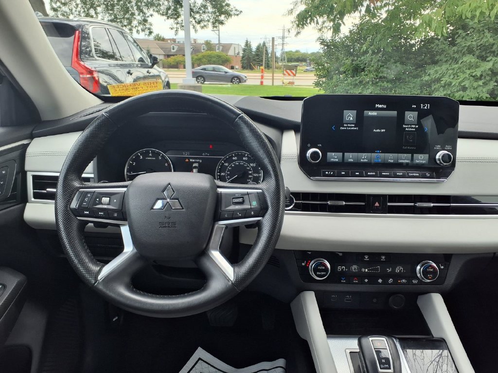 Used 2022 Mitsubishi Outlander SEL AWD/4WD image 15