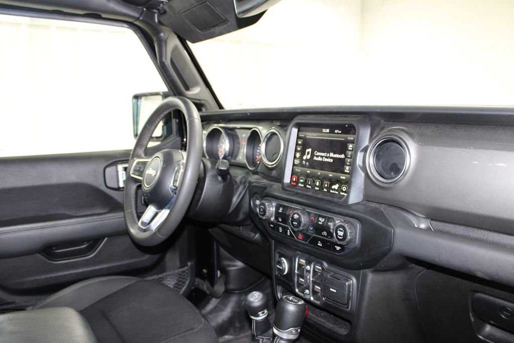 Used 2023 Jeep Wrangler Sahara image 23