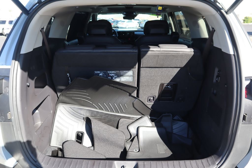 Used 2025 Kia Carnival SX Prestige image 26
