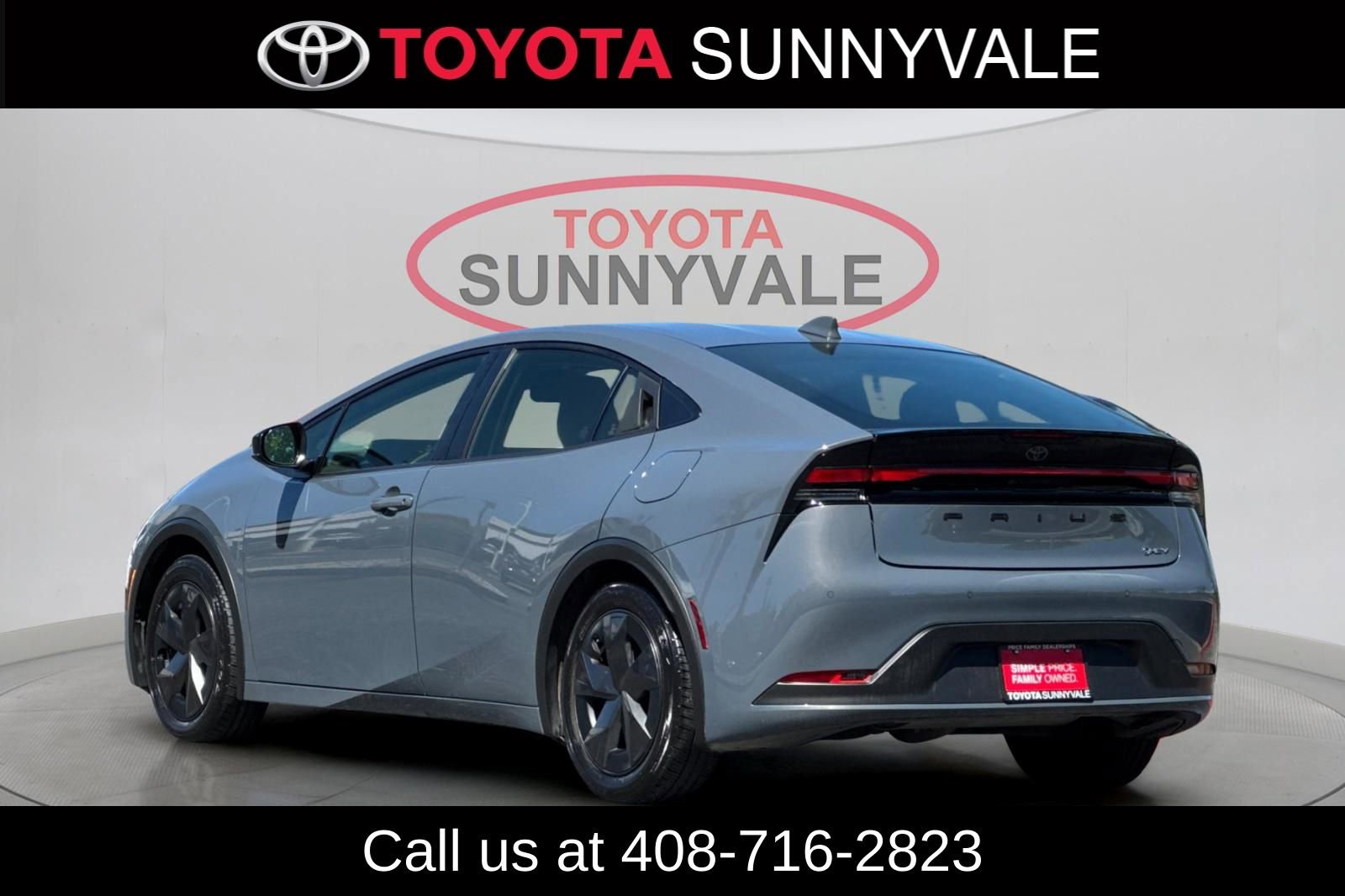 Used 2025 Toyota Prius LE image 7