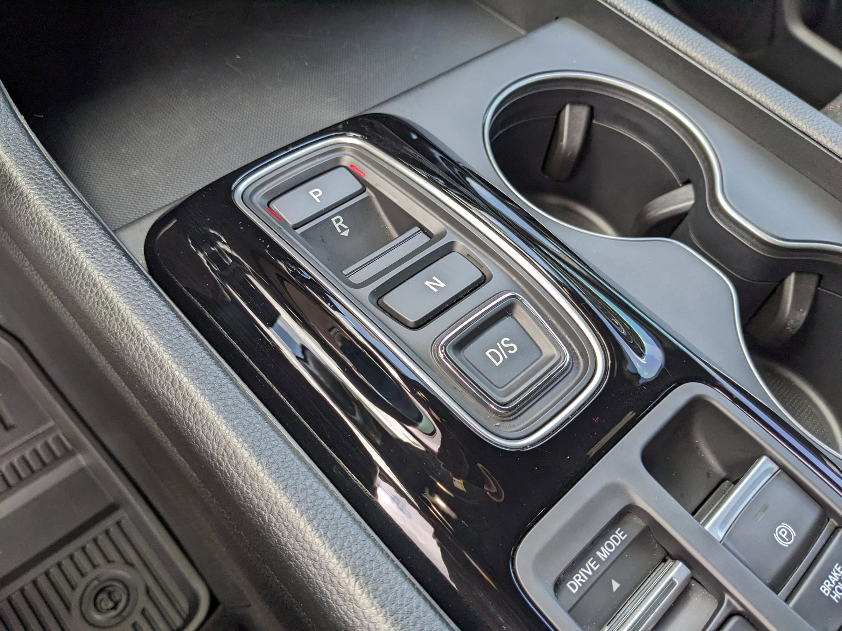 Used 2025 Honda Pilot Sport image 26