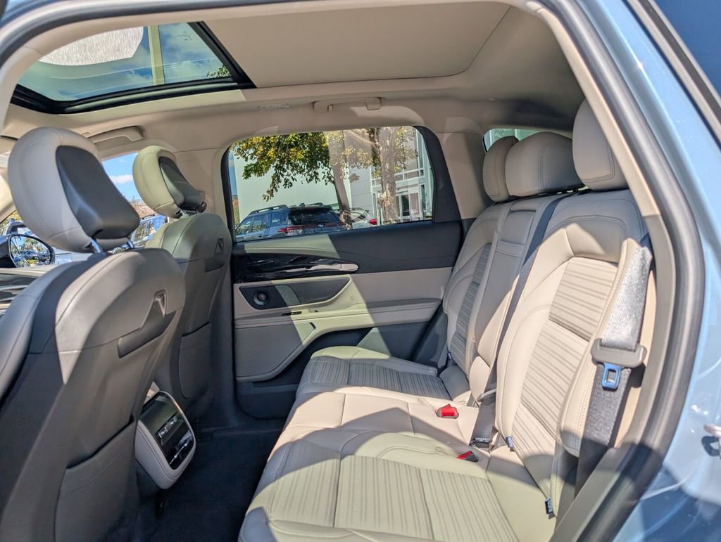 New 2025 Lincoln Nautilus Reserve image 13