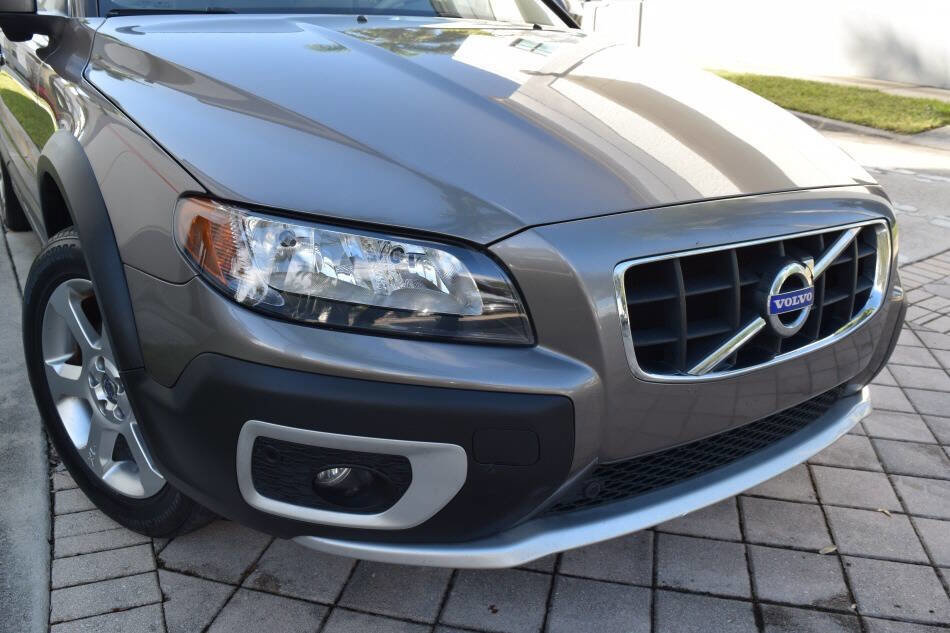 Used 2011 Volvo XC70 3.2 w/ Premium Pkg image 8