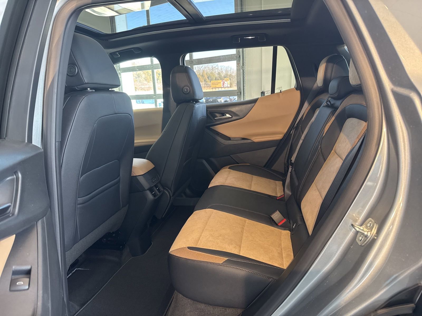 New 2026 Chevrolet Equinox ACTIV w/ Convenience Package III image 13