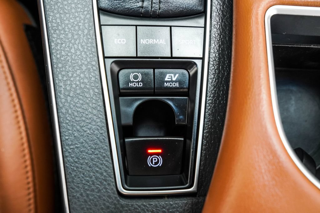 Used 2019 Toyota Avalon Limited w/ Advanced Safety Package FWD image 25