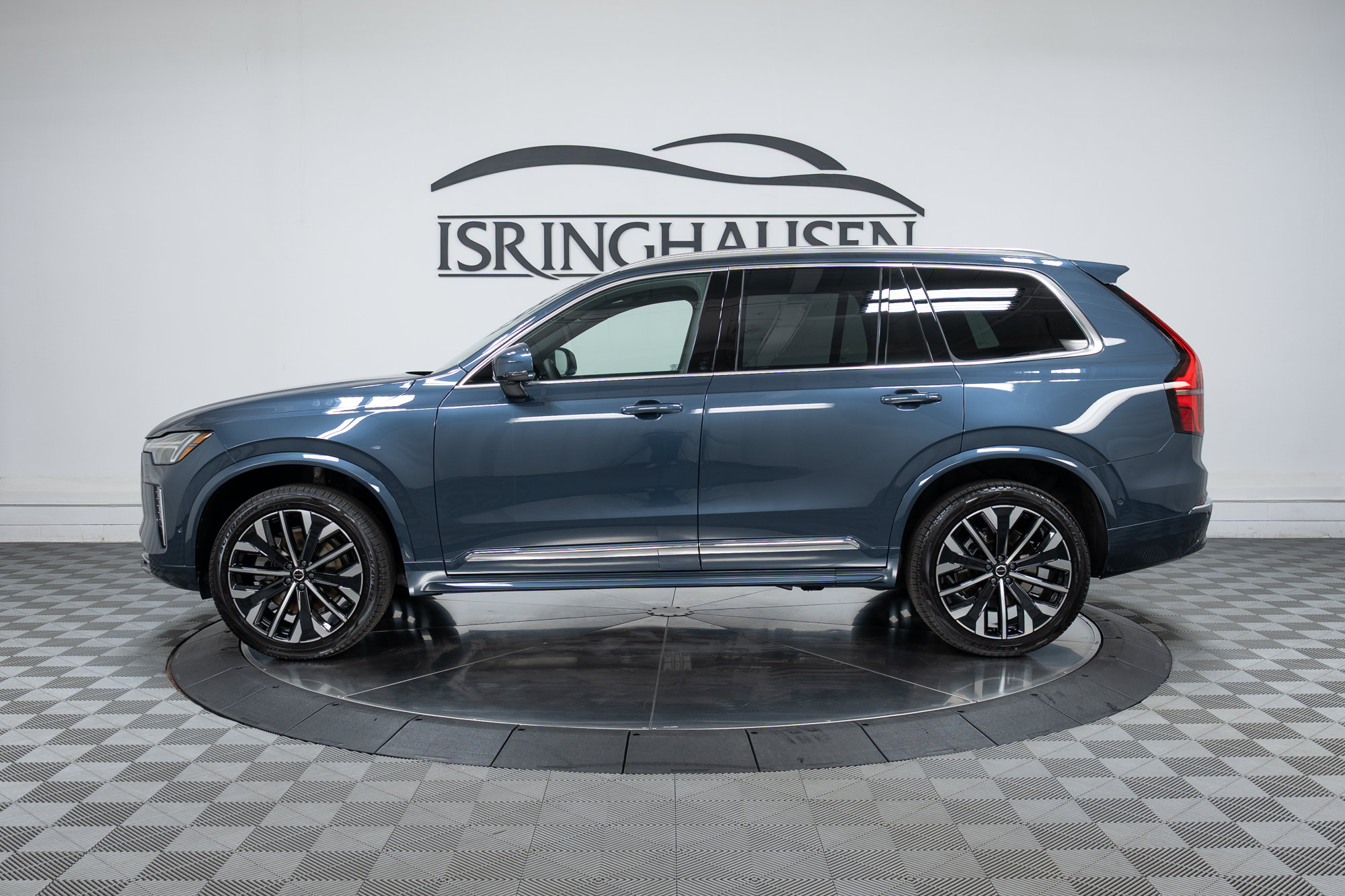 New 2026 Volvo XC90 B5 Plus w/ Protection Package AWD/4WD image 8