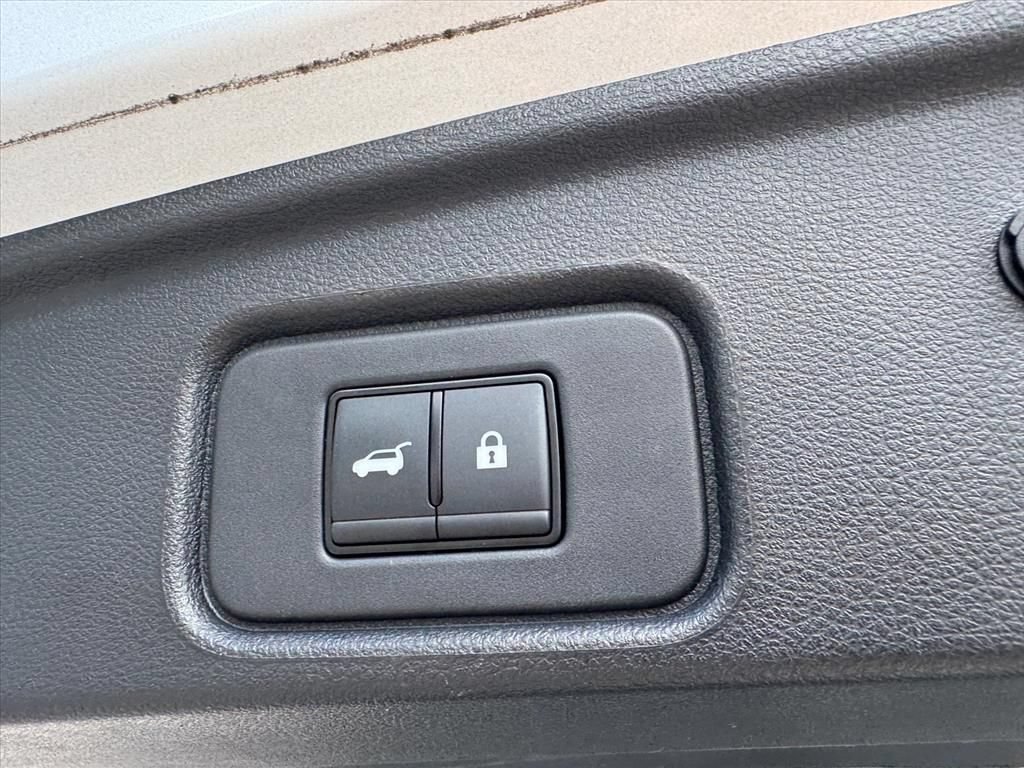 Certified 2024 Nissan Pathfinder SL AWD/4WD image 11