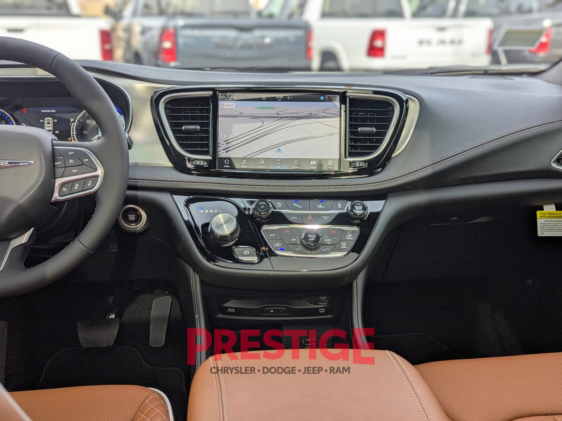 New 2026 Chrysler Pacifica Pinnacle w/ Trailer Tow Group AWD/4WD image 15