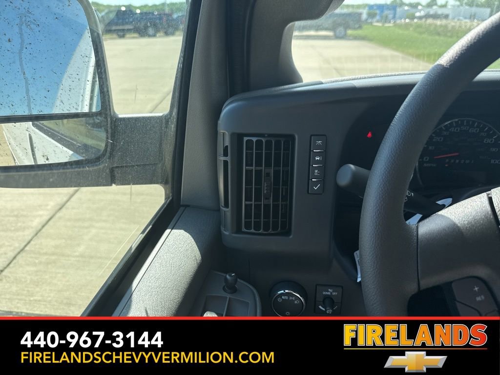 New 2025 Chevrolet Express 2500 Work Van w/ Driver Convenience Package image 18