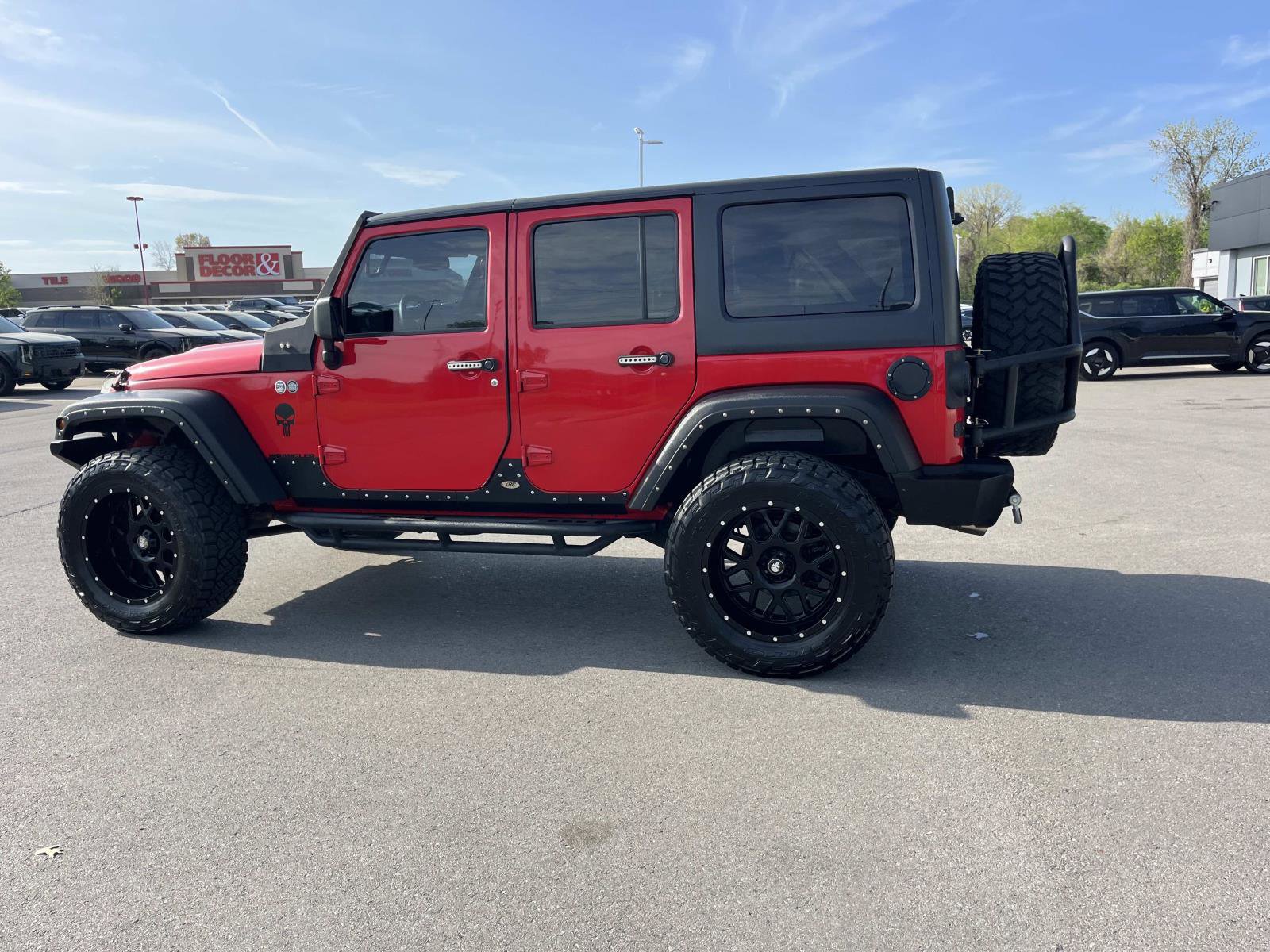 Used 2017 Jeep Wrangler Unlimited Rubicon w/ Cold Weather Group image 5