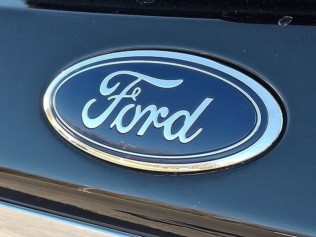 Used 2023 Ford Explorer XLT w/ Equipment Group 202A AWD/4WD image 33