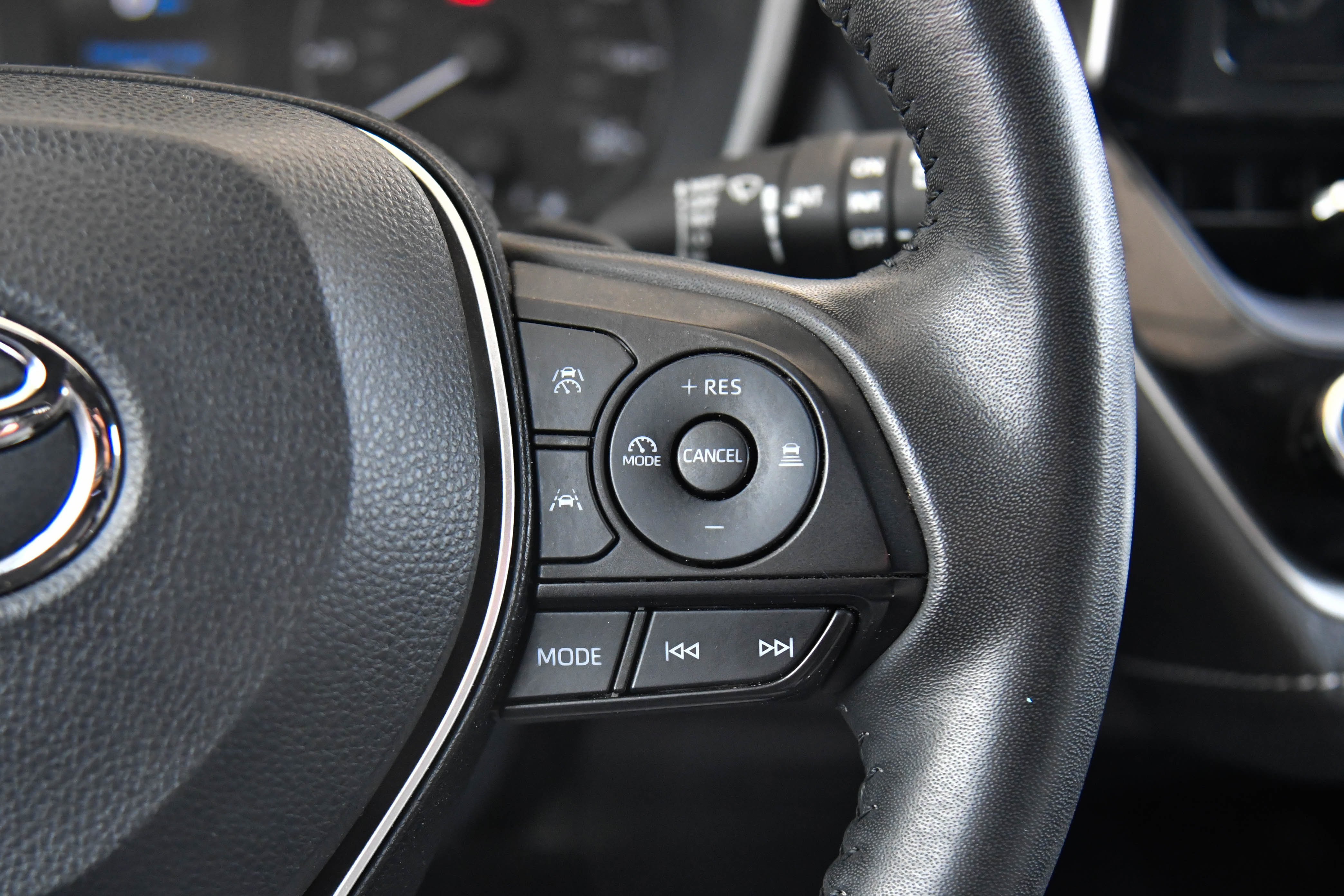 Used 2024 Toyota Corolla SE w/ SE Package image 32