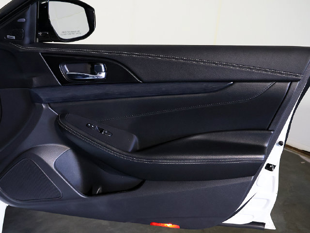 Used 2019 Nissan Maxima Platinum w/ Sport Mat Group FWD image 32