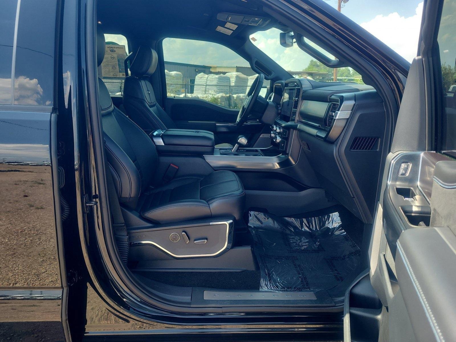 Used 2025 Ford F150 Platinum w/ FX4 Off-Road Package AWD/4WD image 19