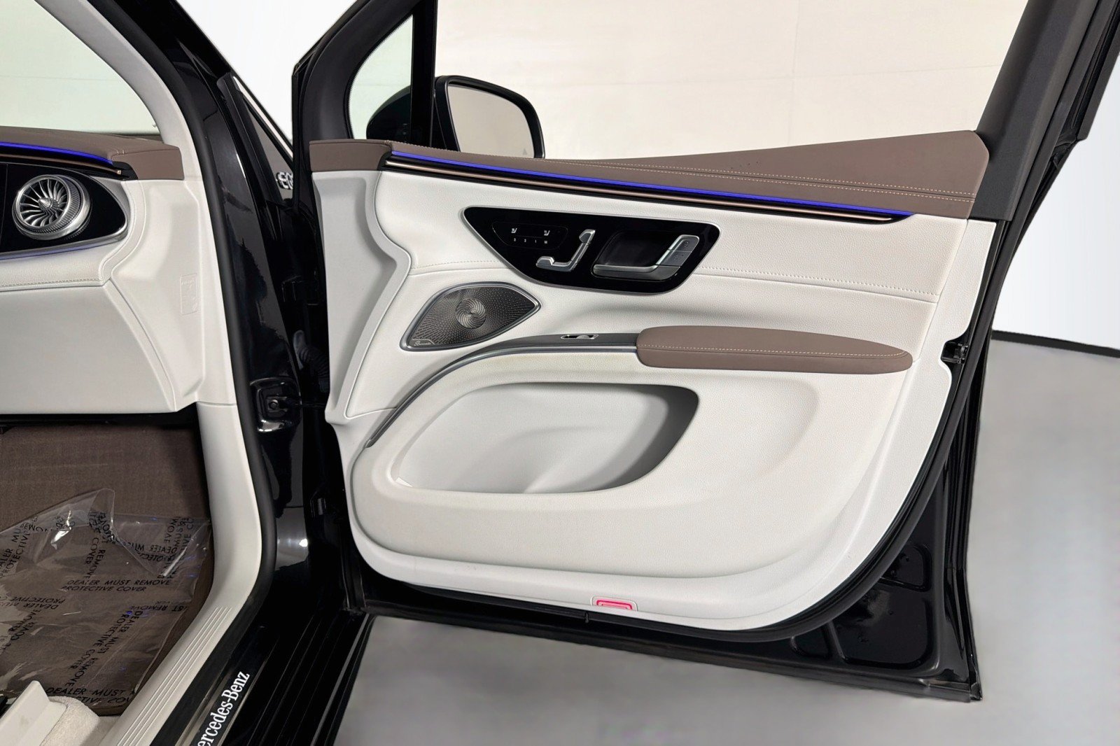 Certified 2023 Mercedes-Benz EQS 580 4MATIC SUV image 23