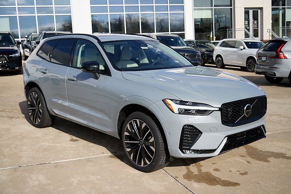 New 2026 Volvo XC60 B5 Ultra w/ Protection Package Premier image 4