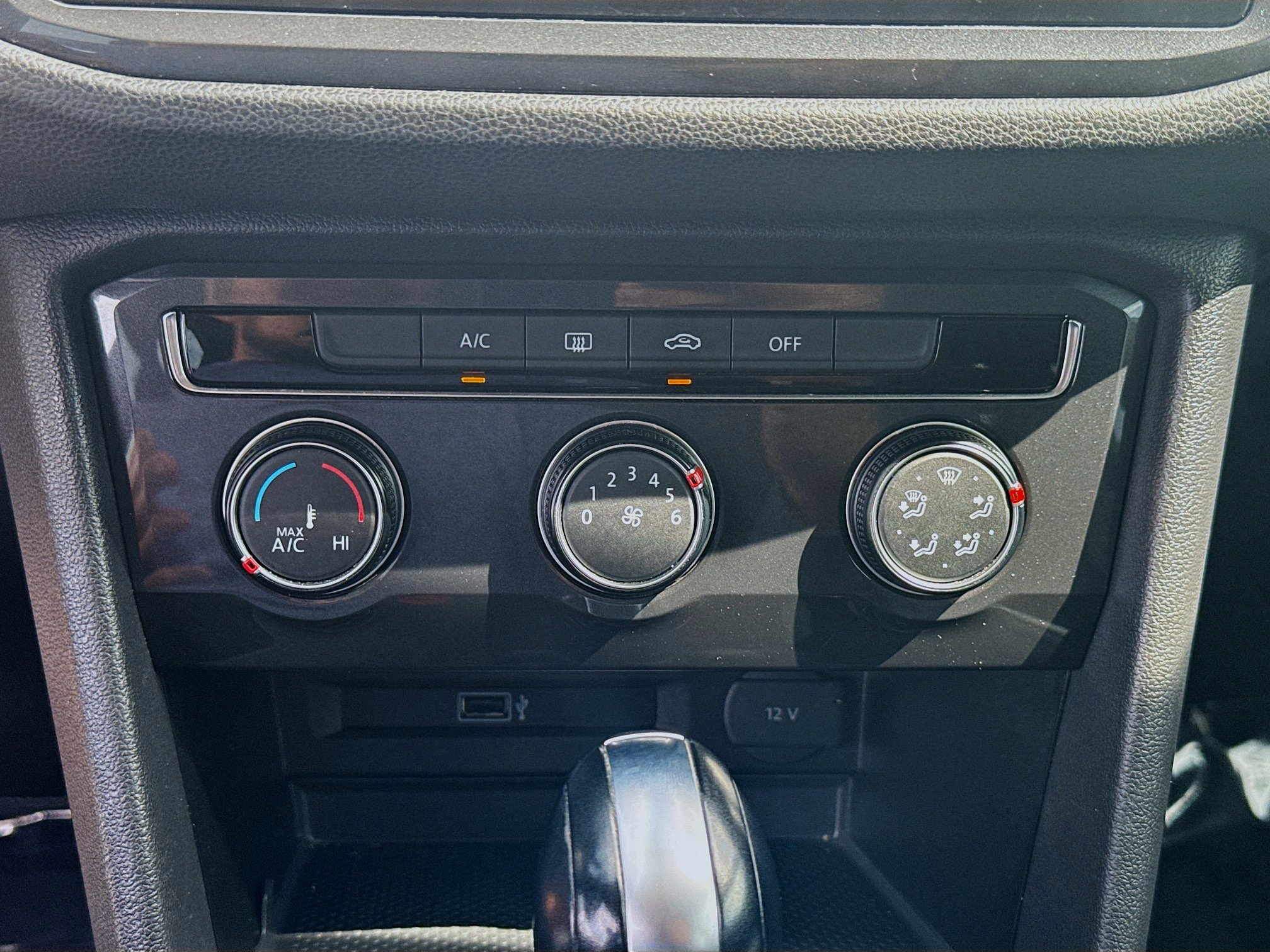 Used 2019 Volkswagen Tiguan S w/ Driver Assistance Package FWD image 14