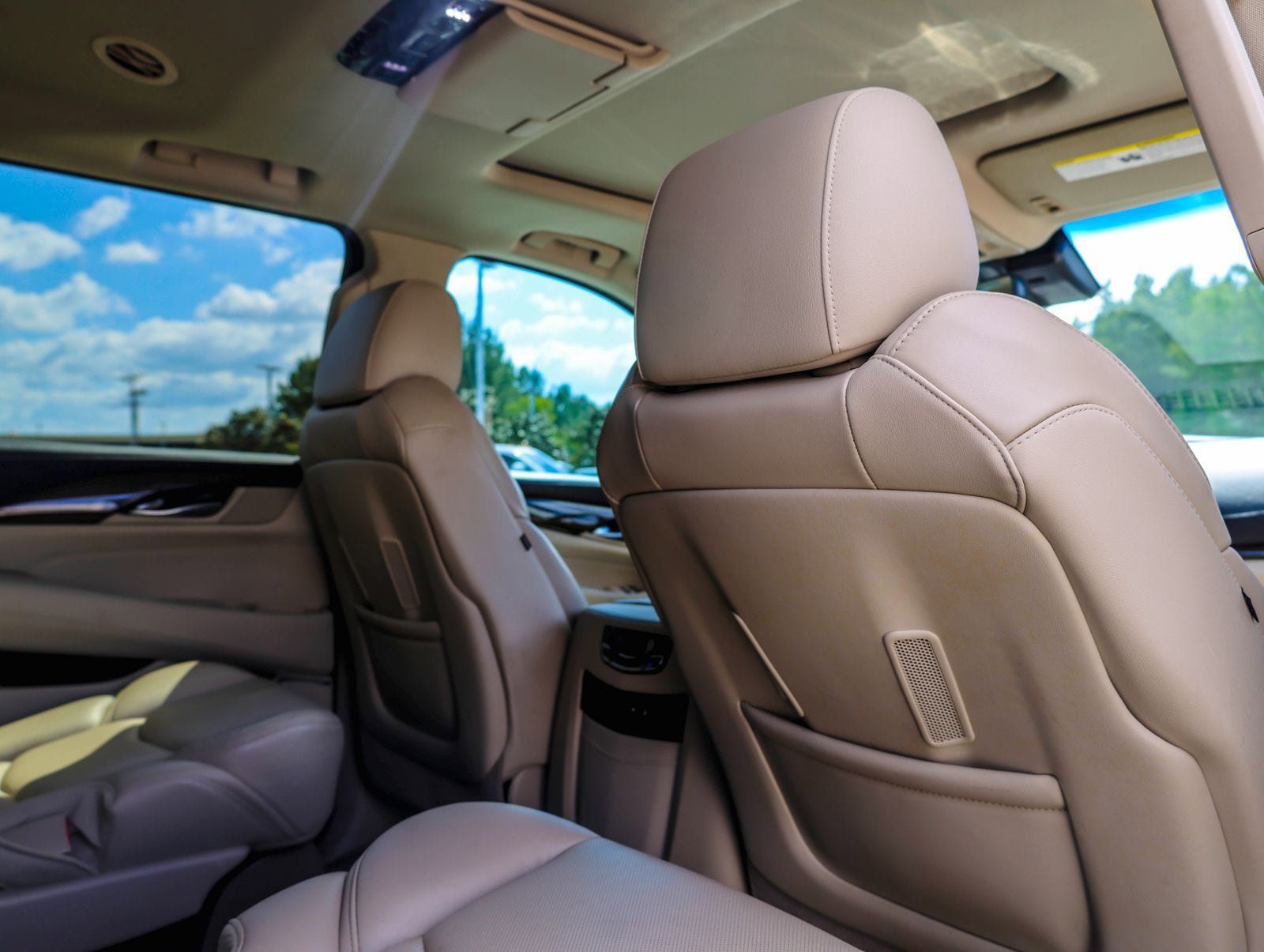 Used 2020 Cadillac Escalade Luxury image 11