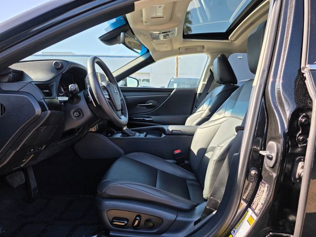 Used 2024 Lexus ES 300h w/ Premium Package image 10