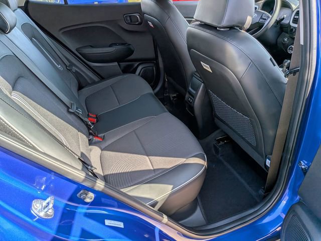 Used 2025 Hyundai Venue Limited image 33