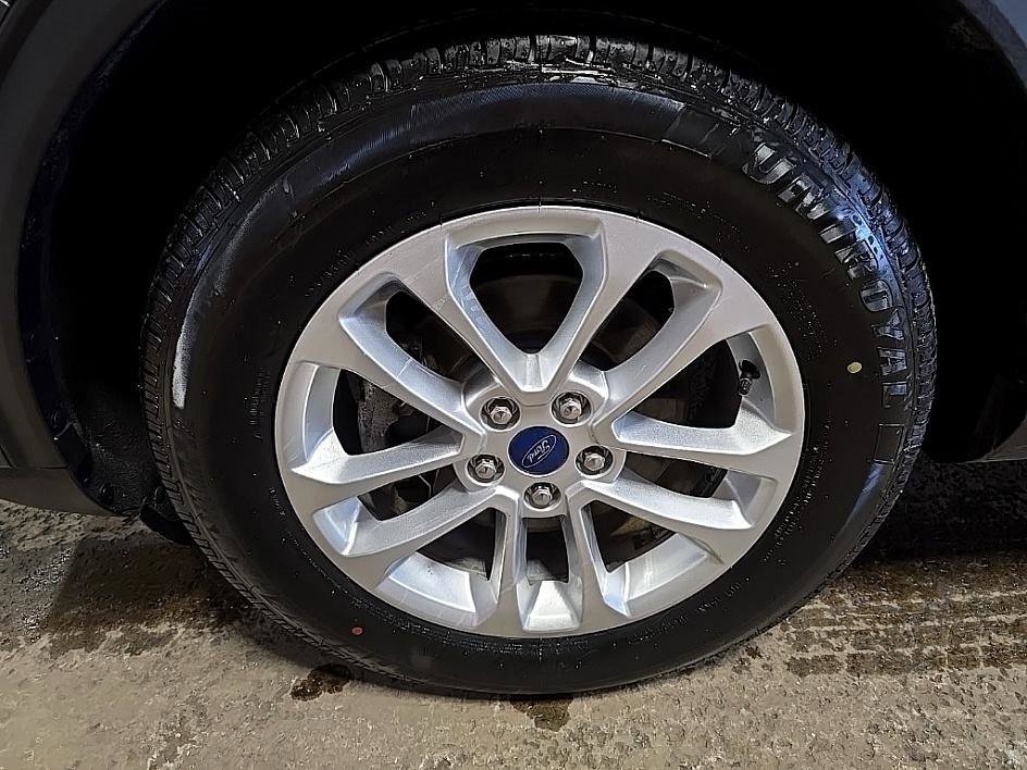 Used 2020 Ford Escape SE image 40