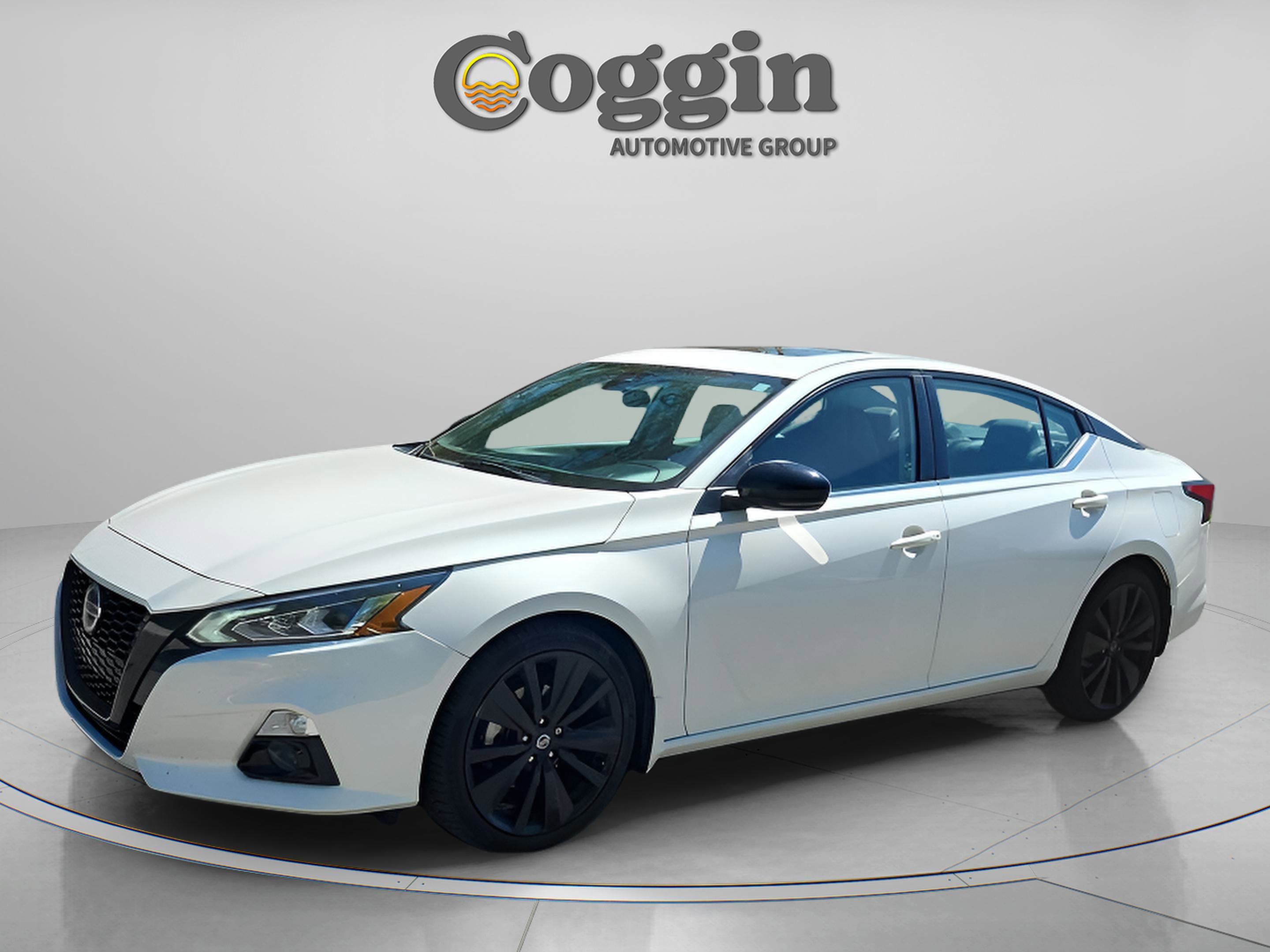 Used 2022 Nissan Altima 2.5 SR w/ Midnight Edition Package image 1