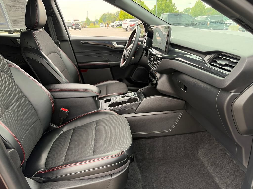 Used 2023 Ford Escape ST-Line w/ Tech Pack #1 FWD image 12