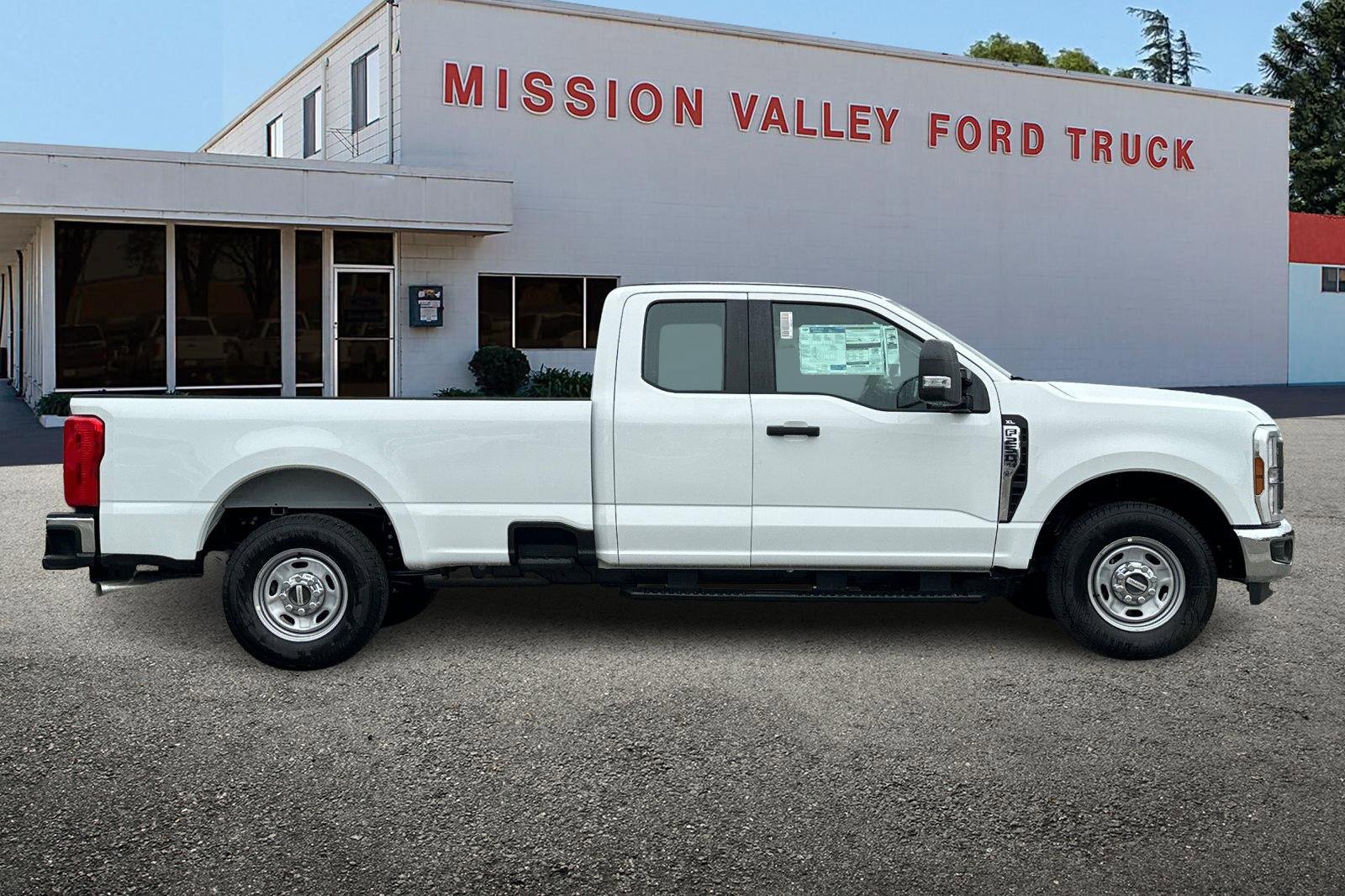 New 2026 Ford F250 2WD SuperCab Super Duty image 3