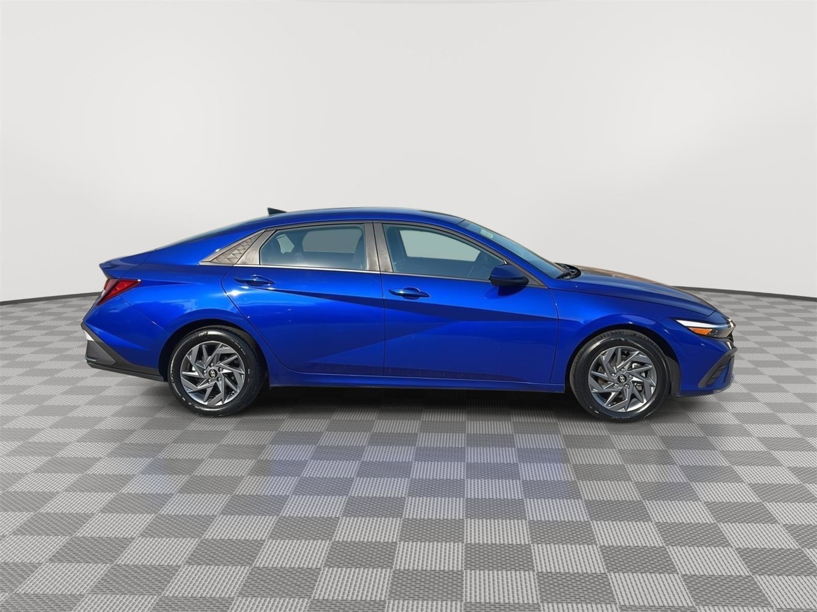 Certified 2024 Hyundai Elantra SEL FWD image 4