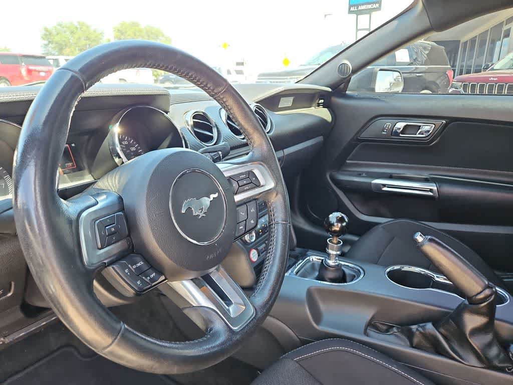 Used 2017 Ford Mustang Coupe RWD image 10