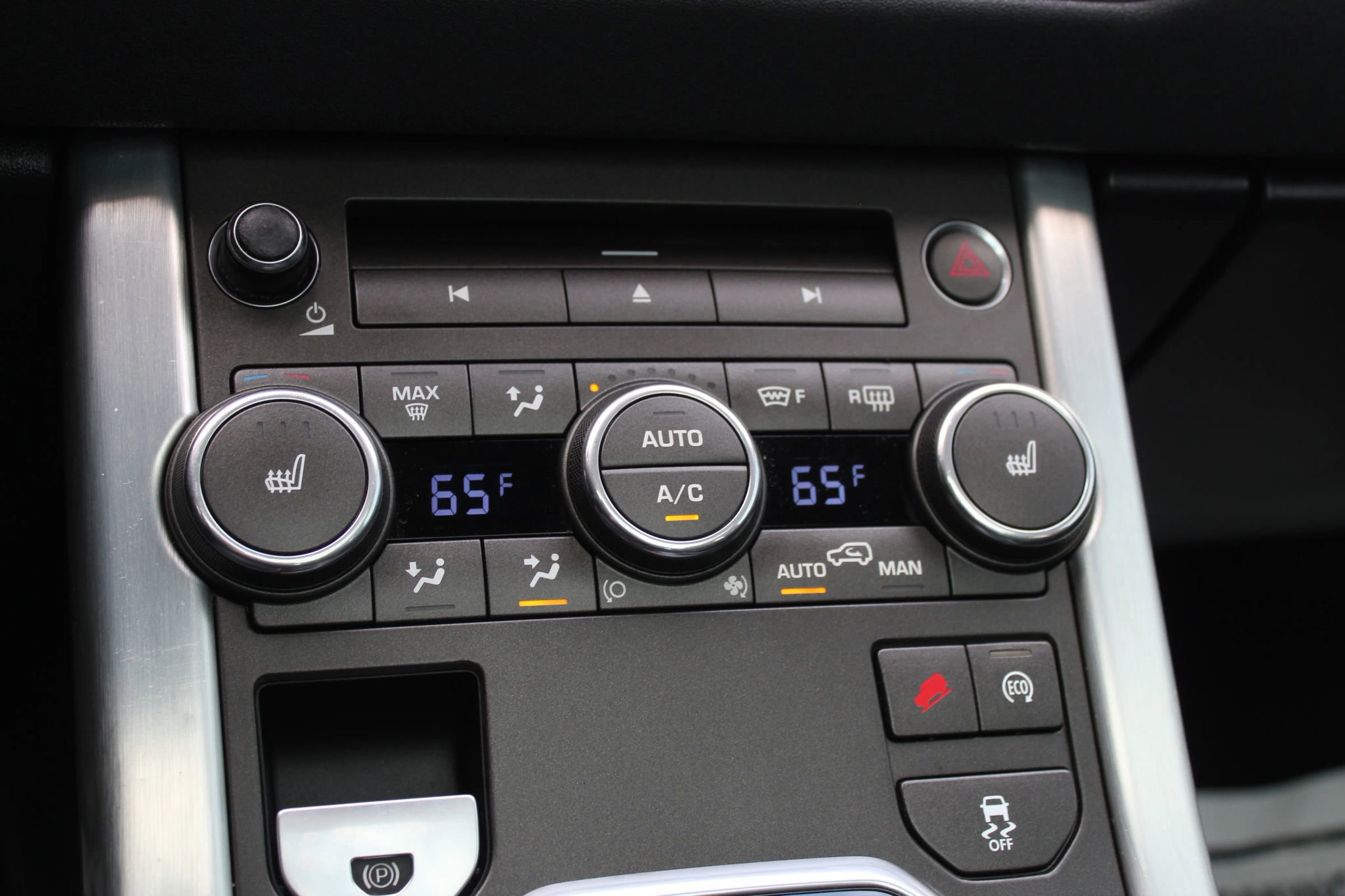 Used 2015 Land Rover Range Rover Evoque Pure Plus image 36