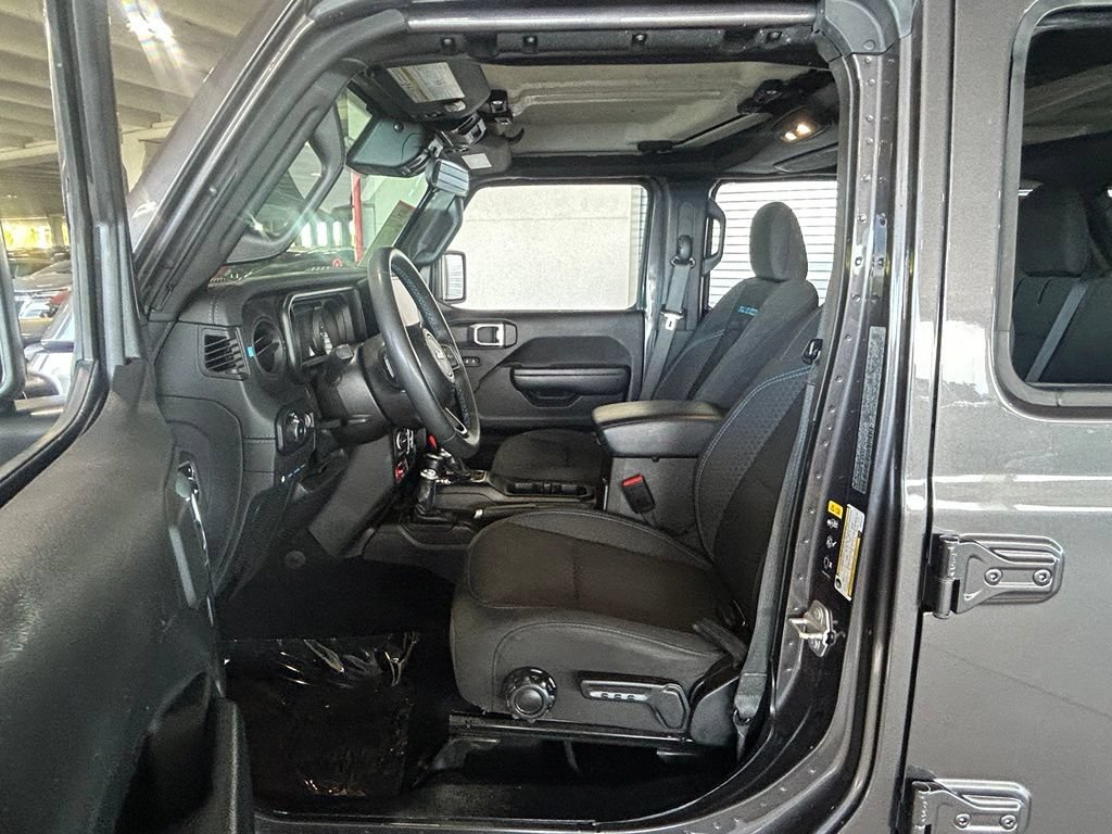 Used 2024 Jeep Wrangler Unlimited Rubicon 4xe AWD/4WD image 16