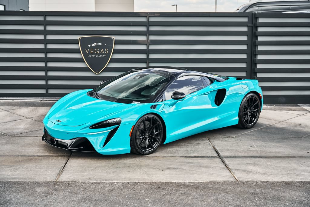 Used 2025 McLaren Artura Spider RWD image 6