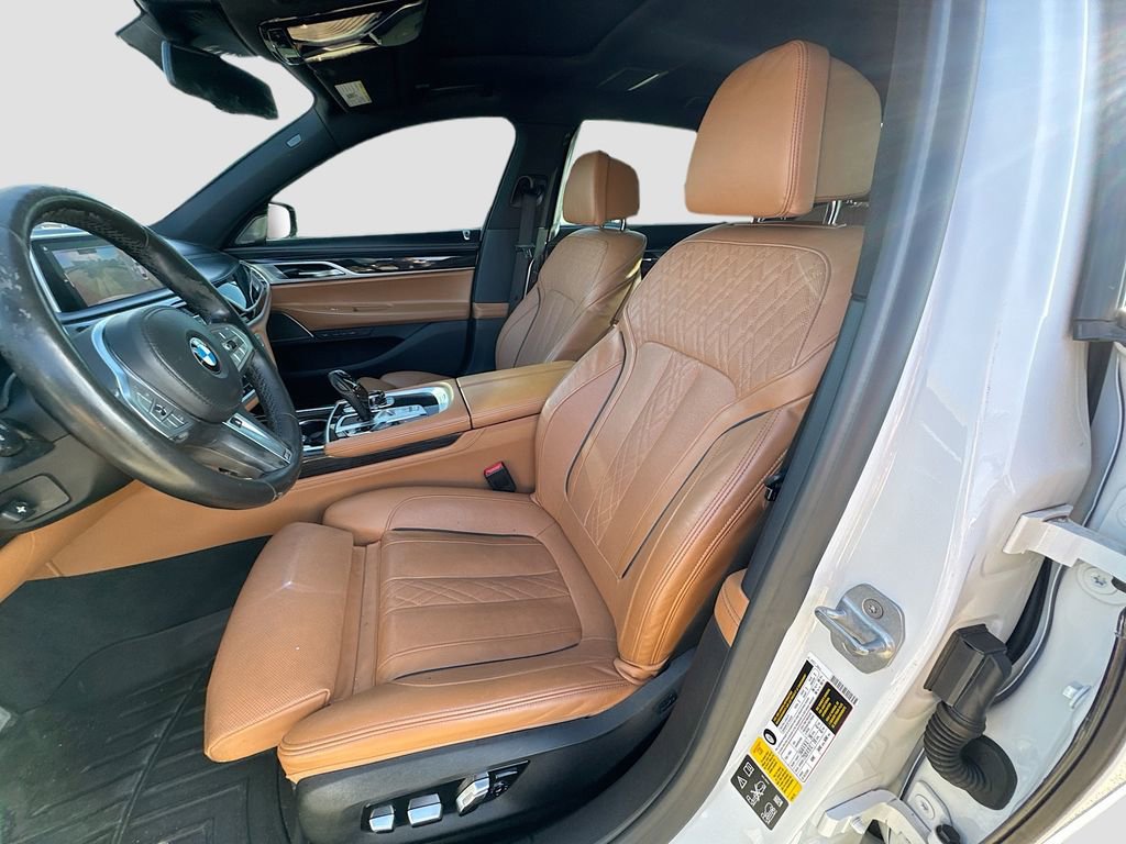 Used 2020 BMW 750i xDrive w/ Executive Package image 21