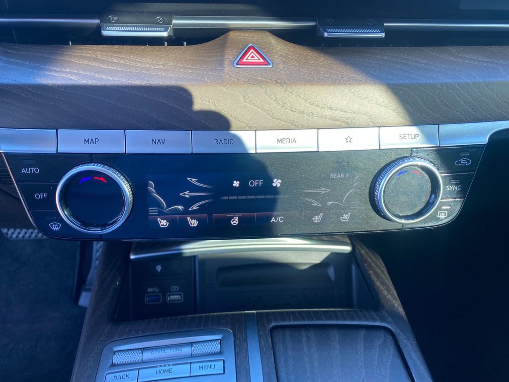 Used 2022 Genesis G80 2.5T w/ Prestige Package image 38