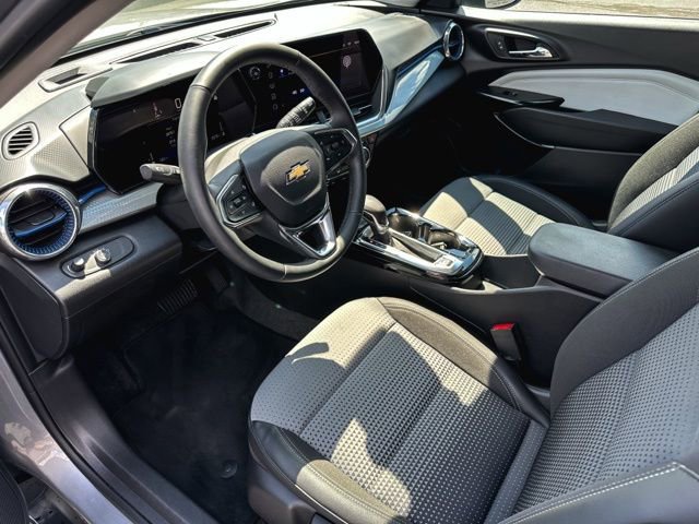 Used 2025 Chevrolet Trax LT w/ Driver Confidence Package FWD image 13