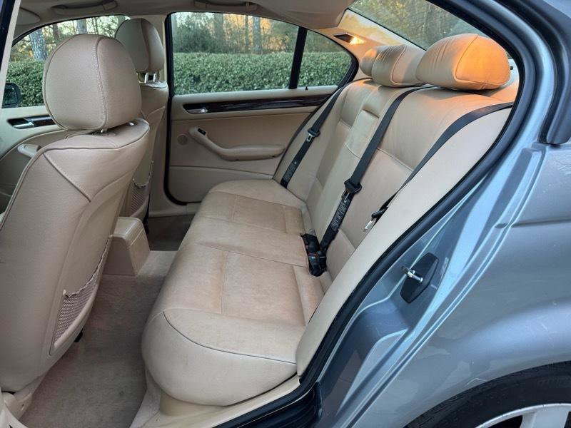 Used 2005 BMW 325i Sedan image 15