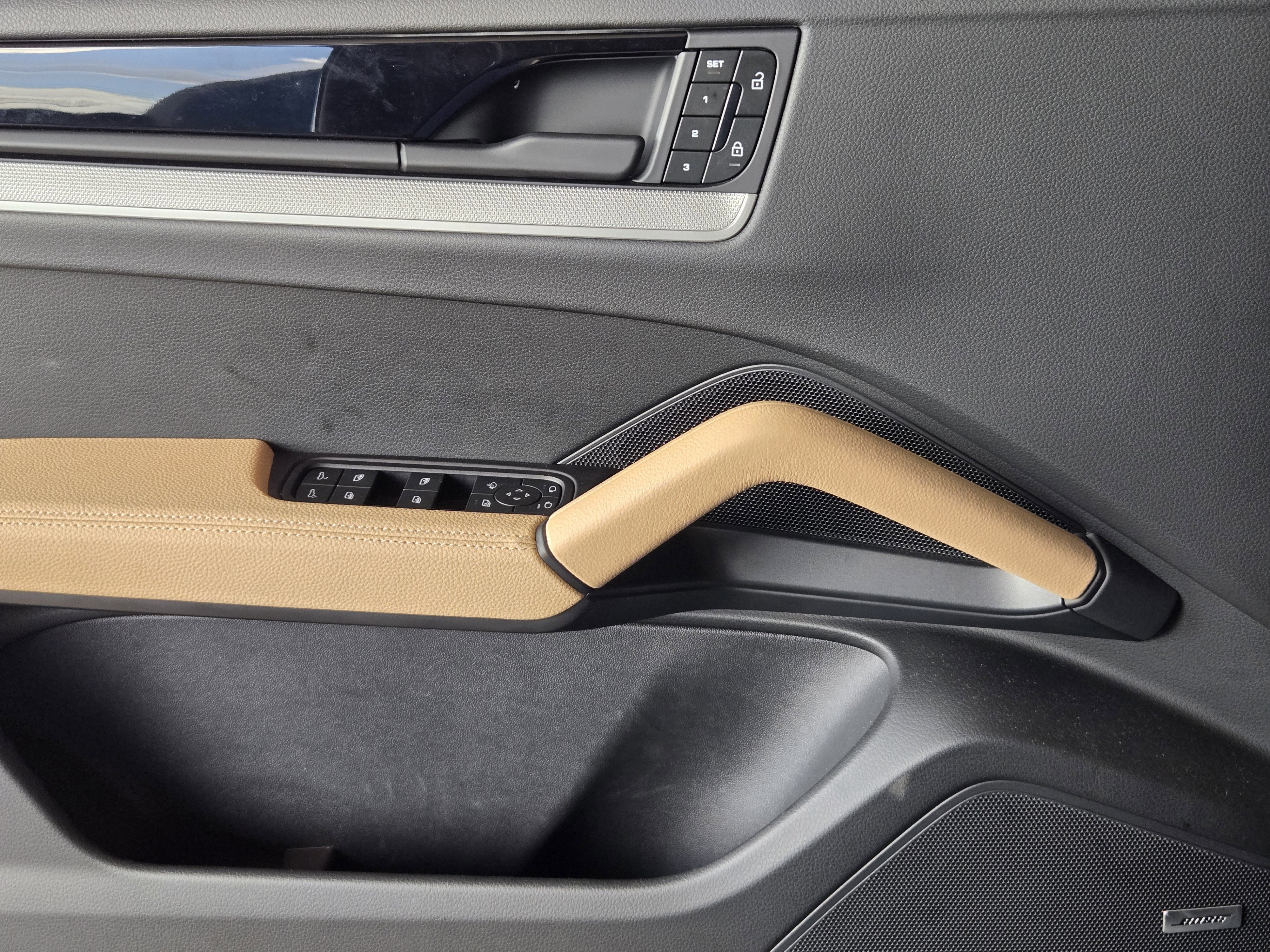 Certified 2025 Porsche Cayenne image 24