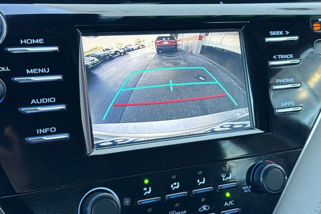 Certified 2018 Toyota Camry LE image 21