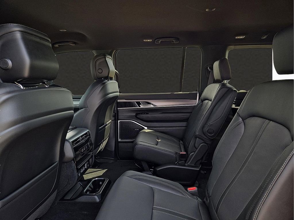 New 2026 Jeep Grand Wagoneer Limited AWD/4WD image 10