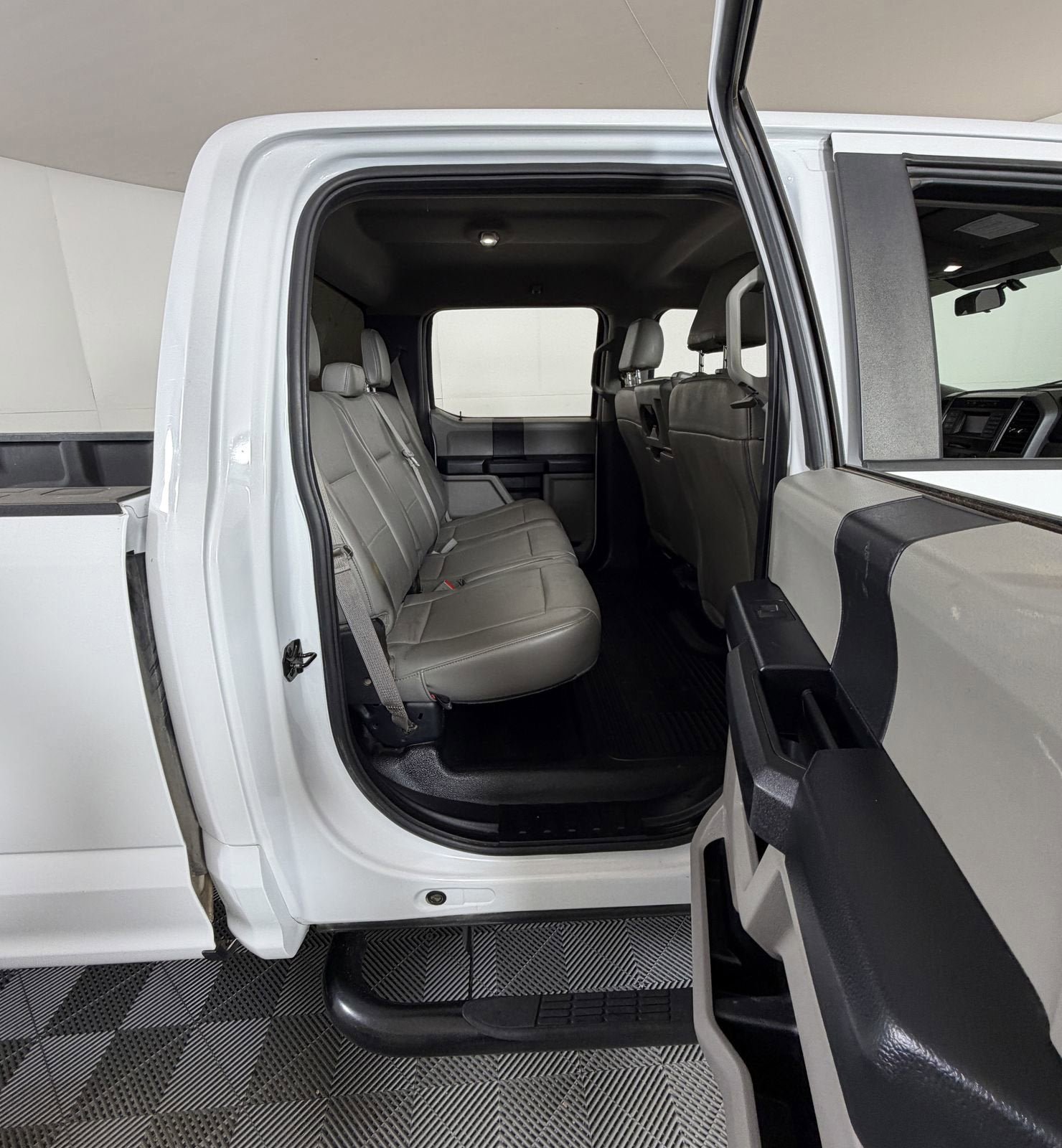Used 2019 Ford F250 XL w/ Power Equipment Group AWD/4WD image 5
