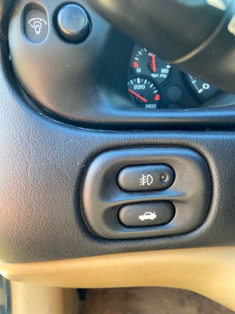 Used 2004 Chevrolet Corvette Convertible w/ Preferred Equipment Group image 13