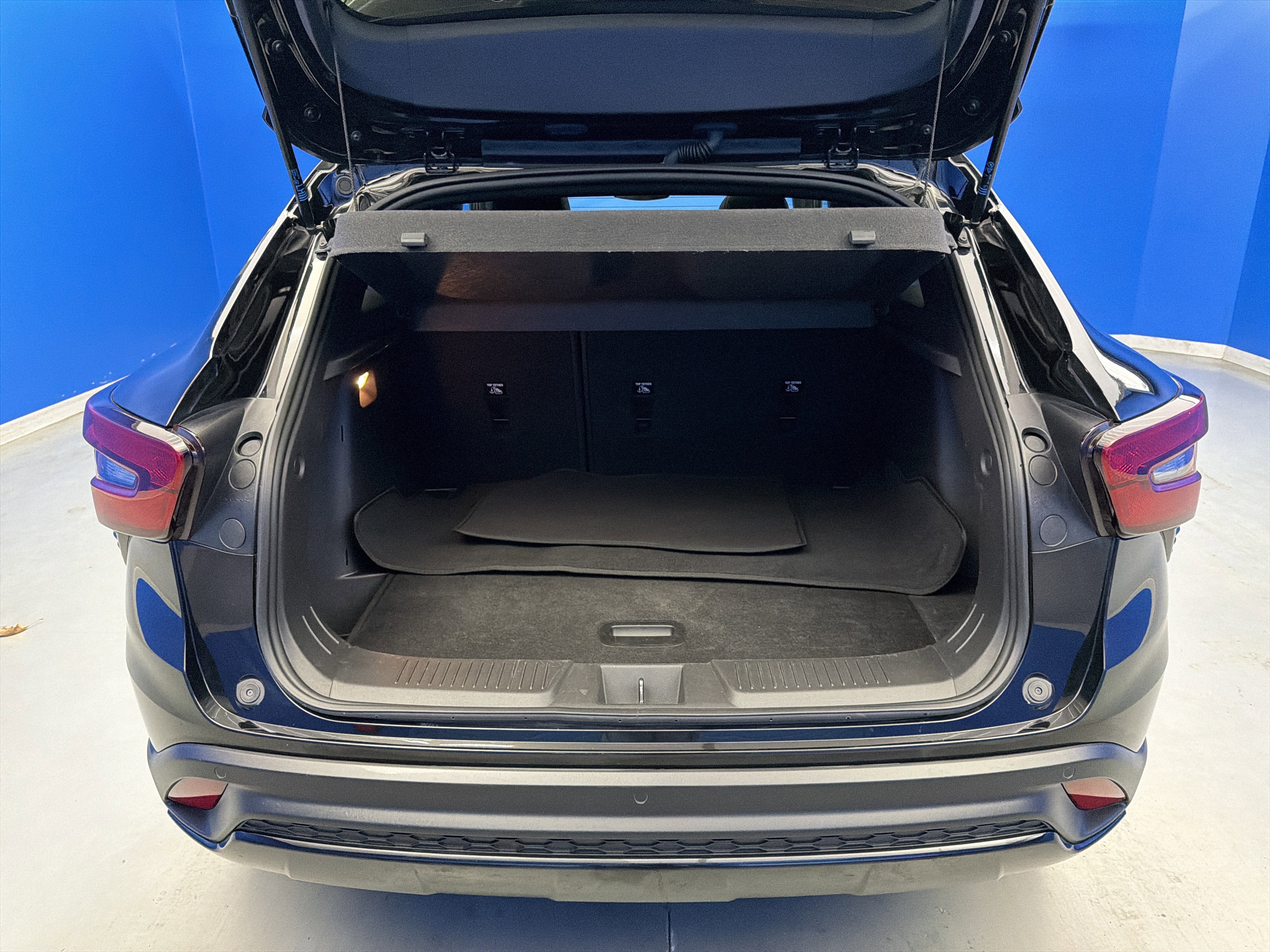 Used 2024 Chevrolet Trax RS w/ Sunroof Package FWD image 27