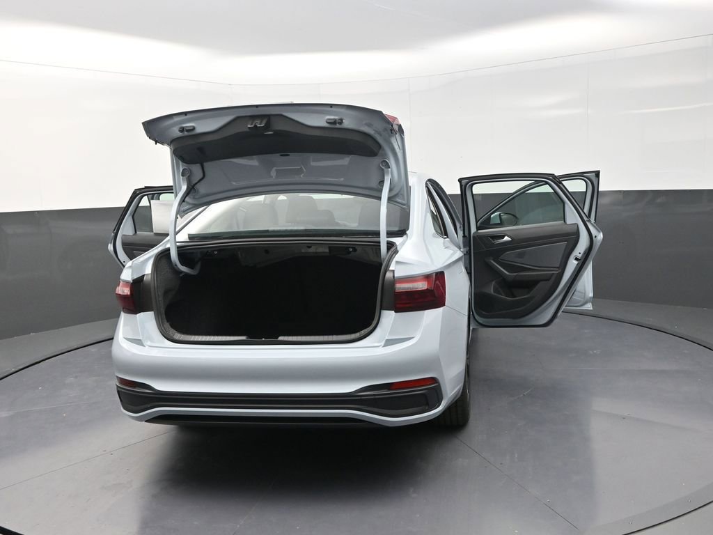 New 2026 Volkswagen Jetta SE image 33